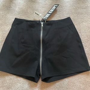 The Kript black zipper shorts size M NWT, high waisted, perfect to dress up